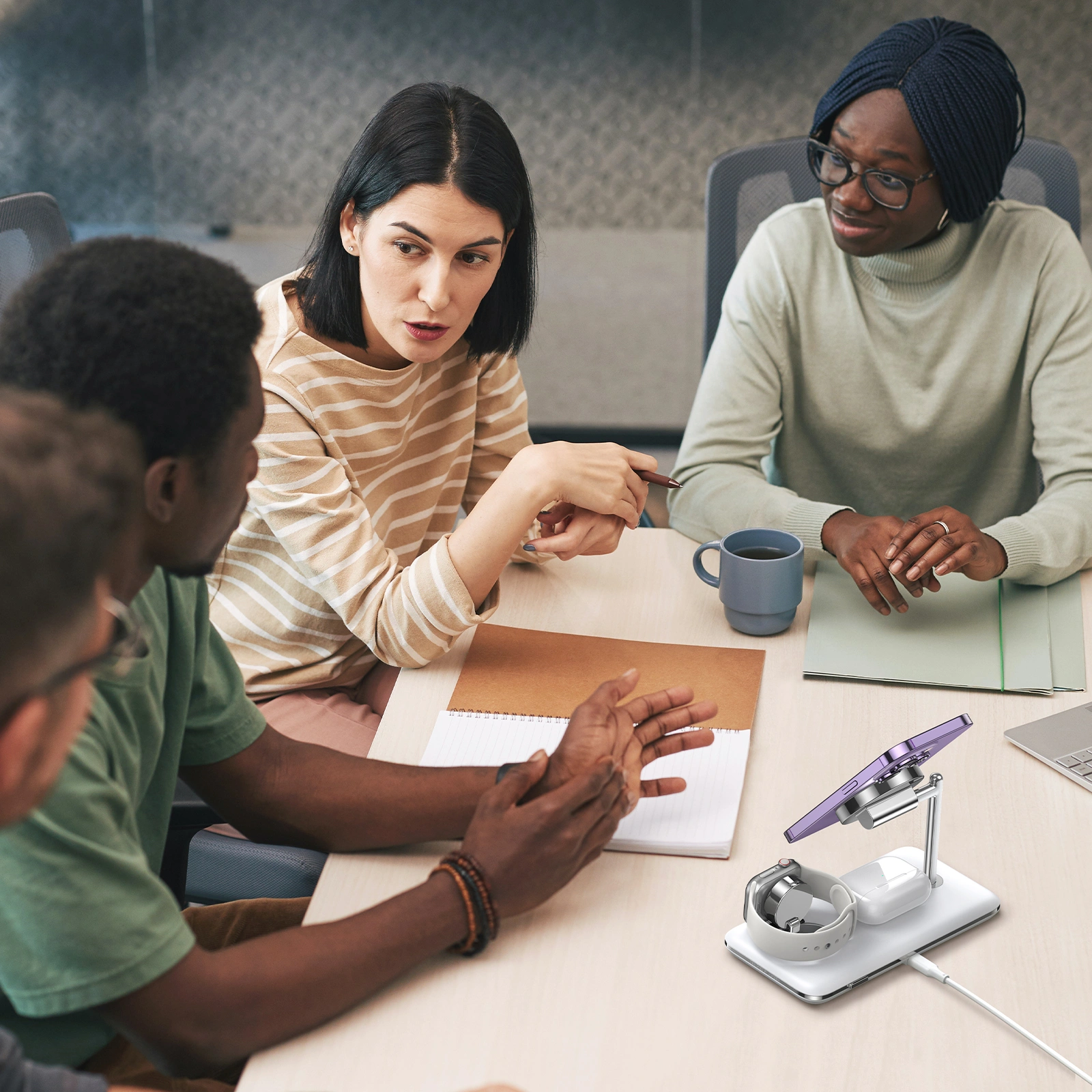 UGREEN 15W 3-in-1 Qi2 Wireless Charger - Image 9